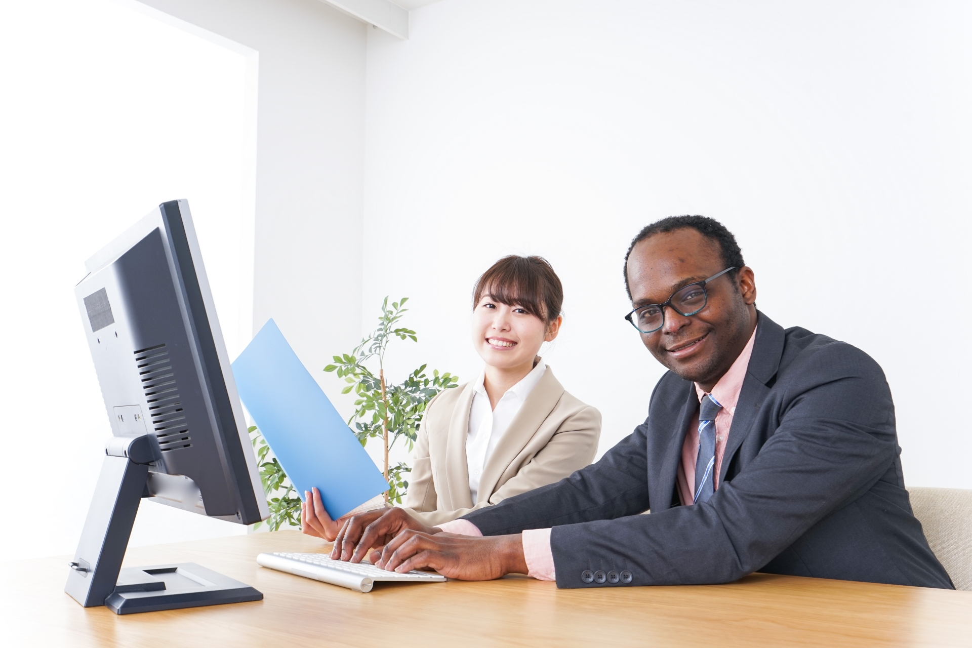 外国人エンジニア採用のメリット・デメリットは？採用のポイントを徹底解説